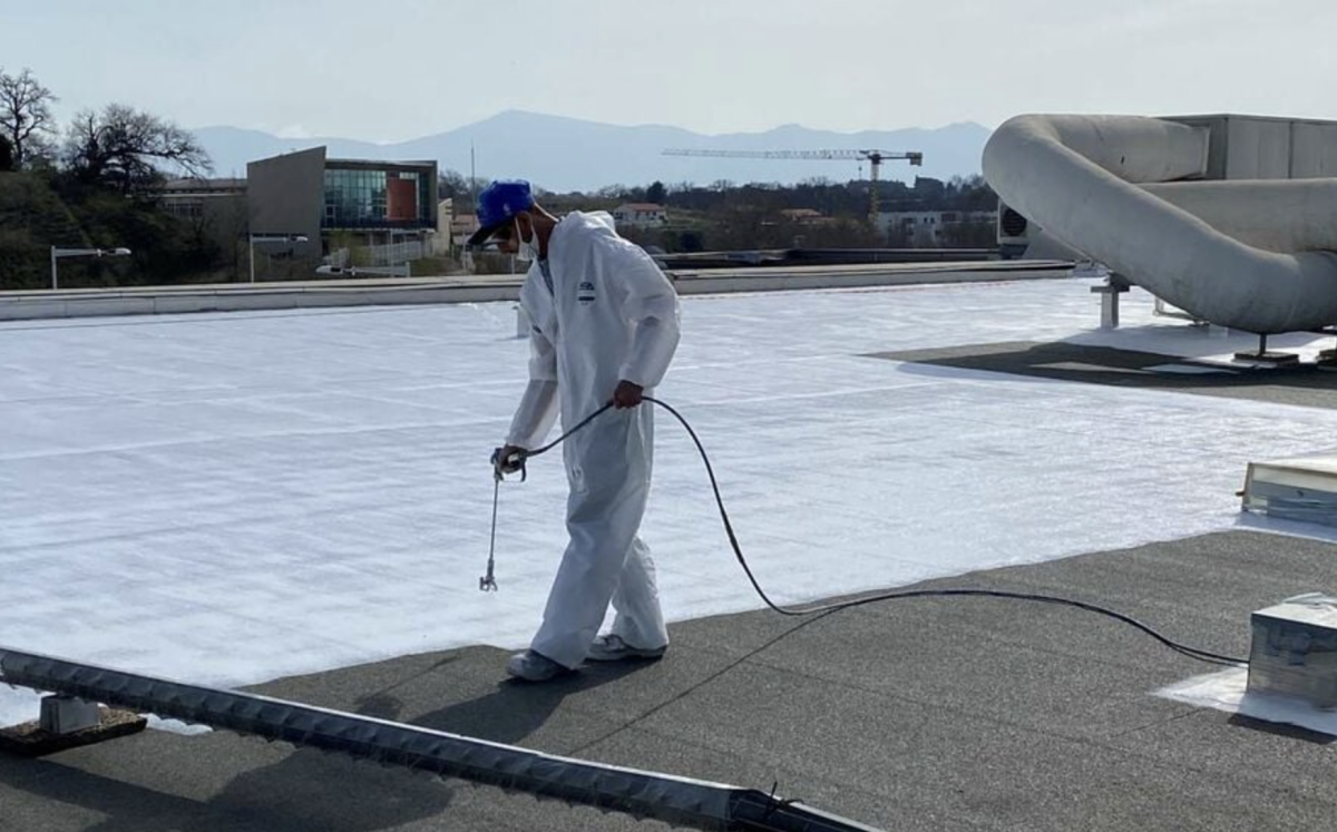 Comment appliquer une peinture cool roof ?
